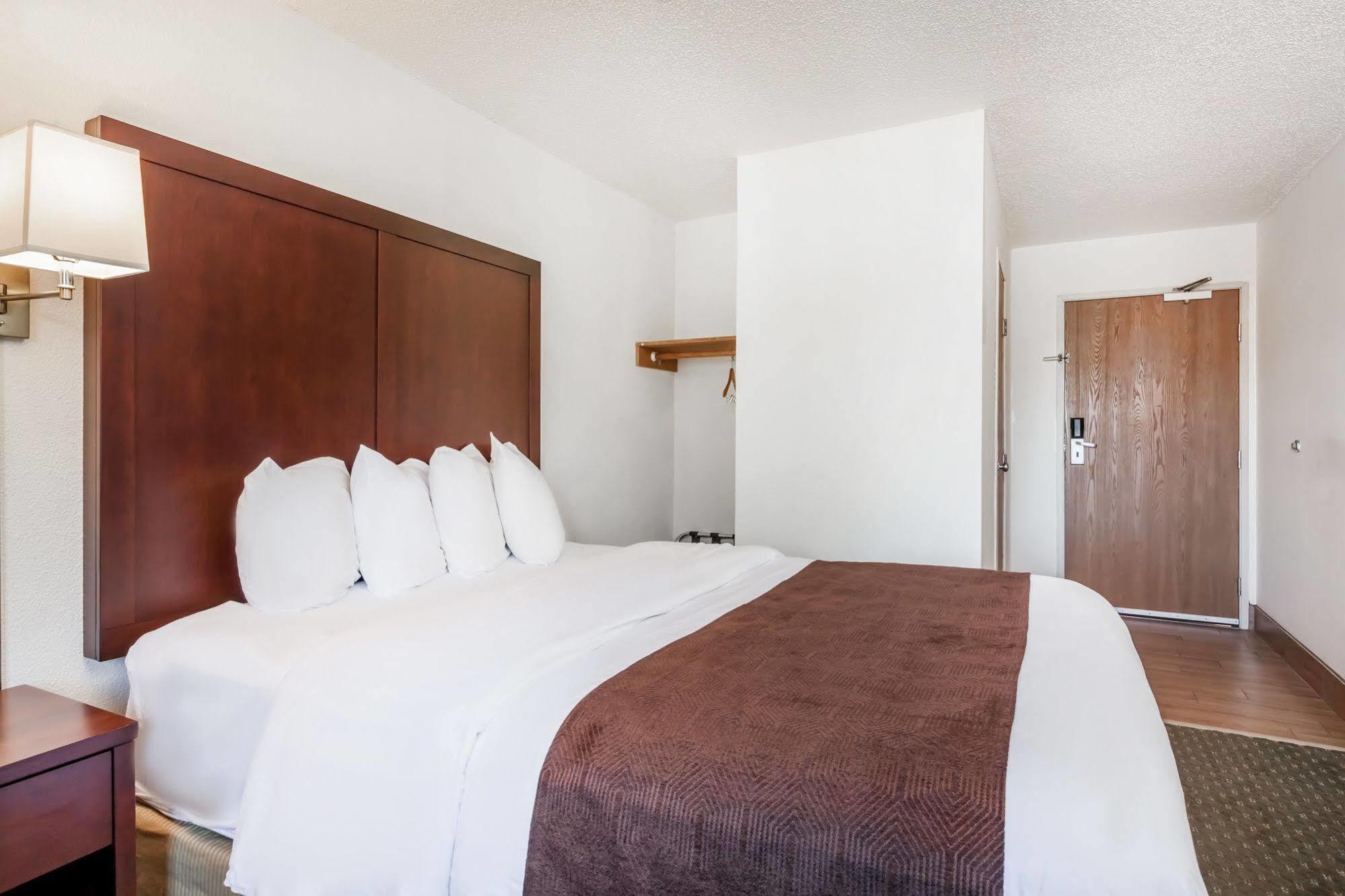 Quality Inn & Suites Clackamas - Portland Kültér fotó